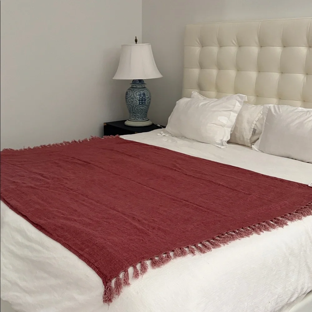 Mitchell Gold Luxe 100% linen throw 67” x 51” Color clay